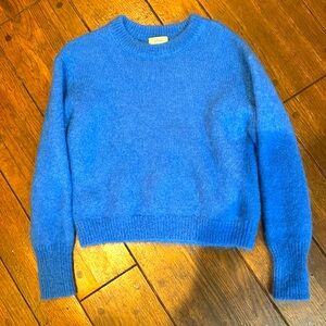 Aritzia gorgeous cornflower blue boxy knit sweater